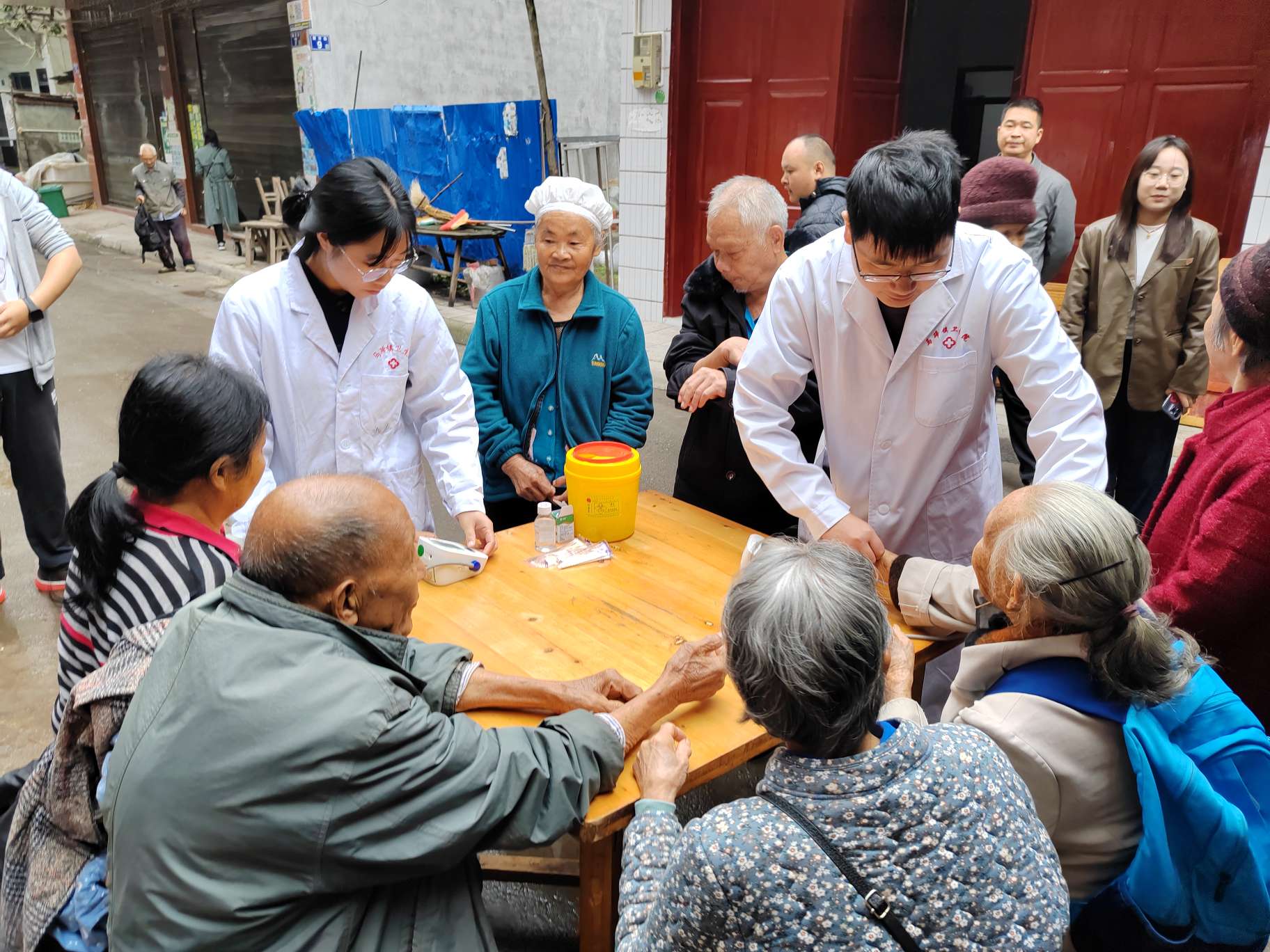 马蹄社区敬老情浓，重阳佳节福寿双全插图2